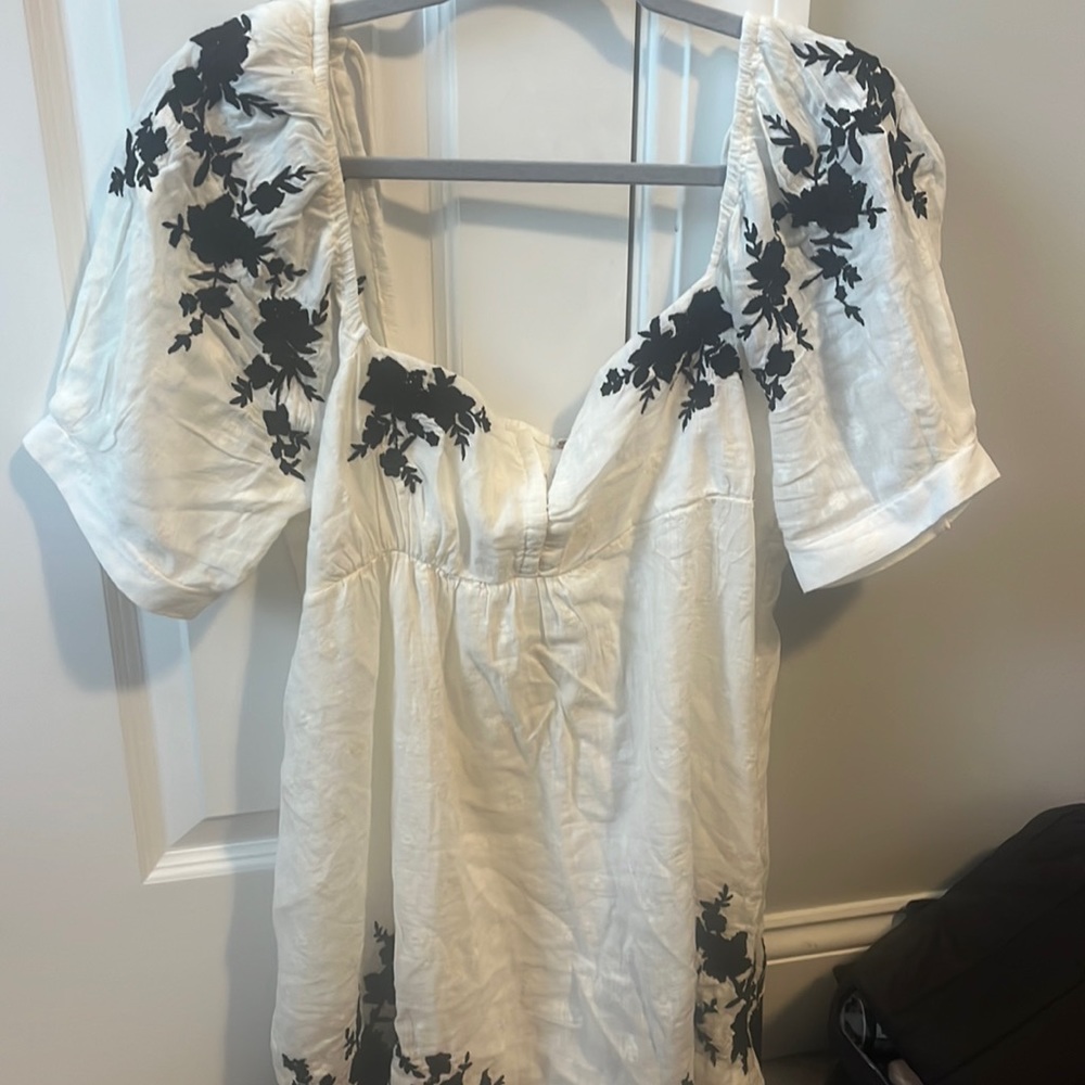 FREE PEOPLE white mini dress with black flowers